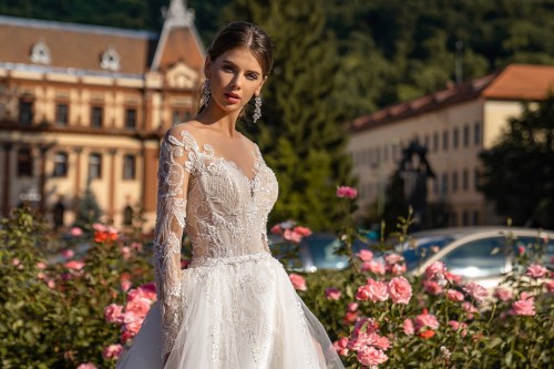 https://elisebride.ro/images/stories/virtuemart/product/16 Bianca       (2).jpg